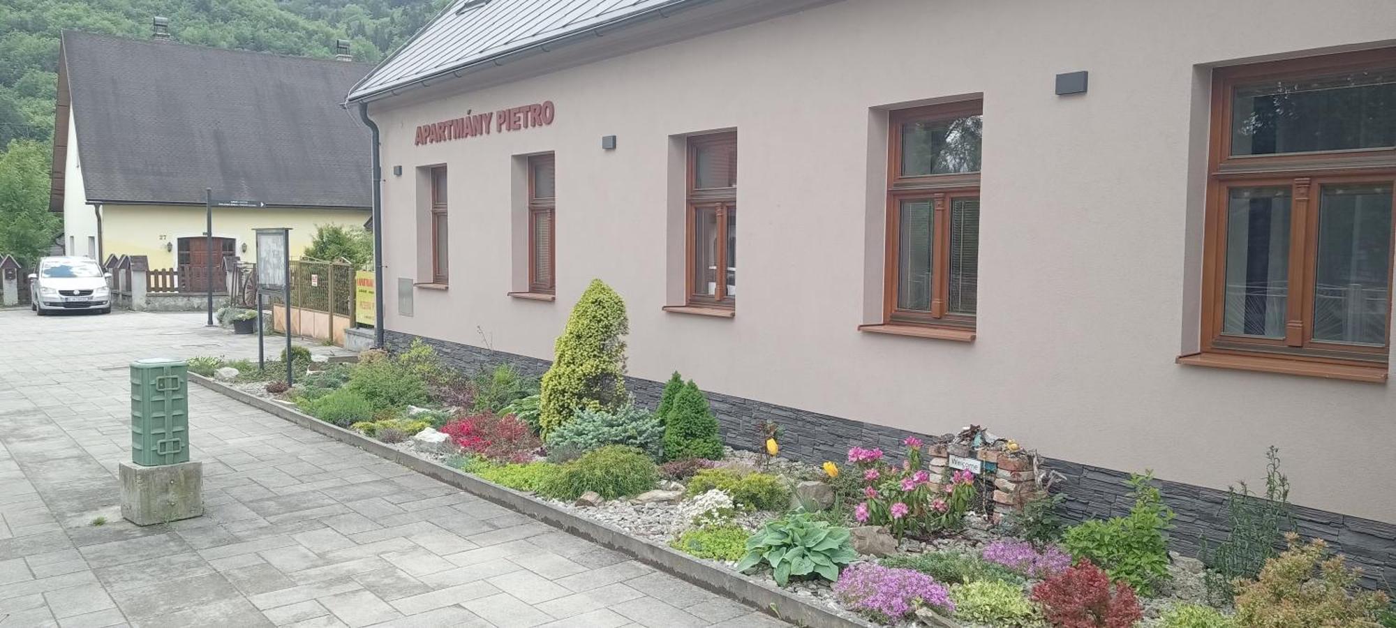 Apartmany Pietro Oravsky Podzamok Bagian luar foto